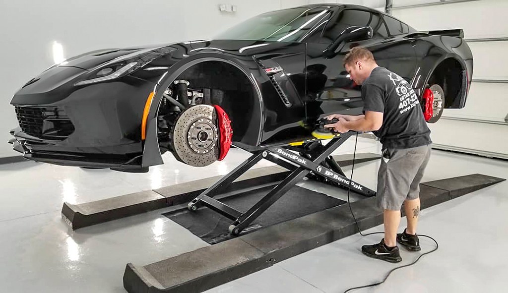 using-mid-size-lift-is-a-perfect-way-to-make-your-car-maintaince-easier