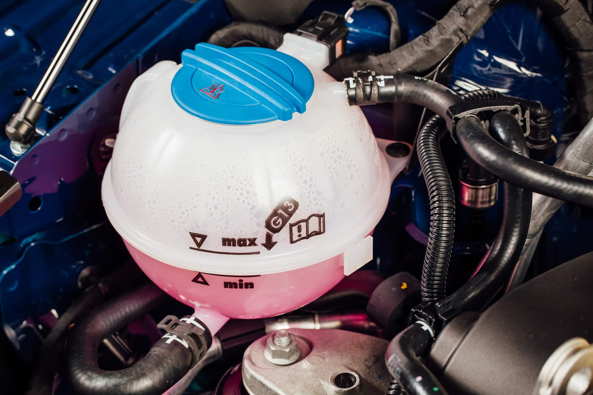 damage-in-the-coolant-reservoir-tank-may-be-on-of-the-most-common-reasons-of-white-smoke